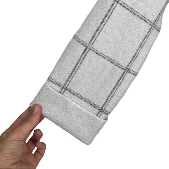 Tahari Mock Neck Window Pane Sweater Small Gray - Picture 3 of 10